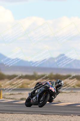 media/Nov-16-2025-Race Pace (Sun) [[8c5fa54630]]/Non Verified Riders (1st 20 Minutes)/5-Turn 15 (110pm)/